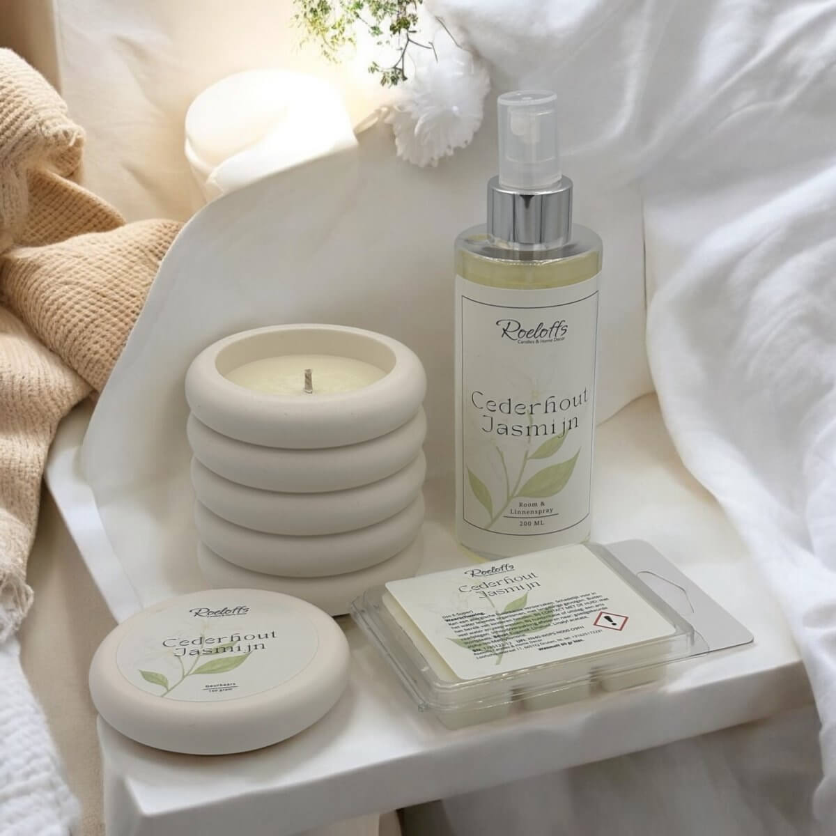 Cadeaupakket Cederhout - Jasmijn - Geniet van de helende geur van Cederhout - Jasmijn met dit geur cadeau.  Roeloffs Candles & Home Decor