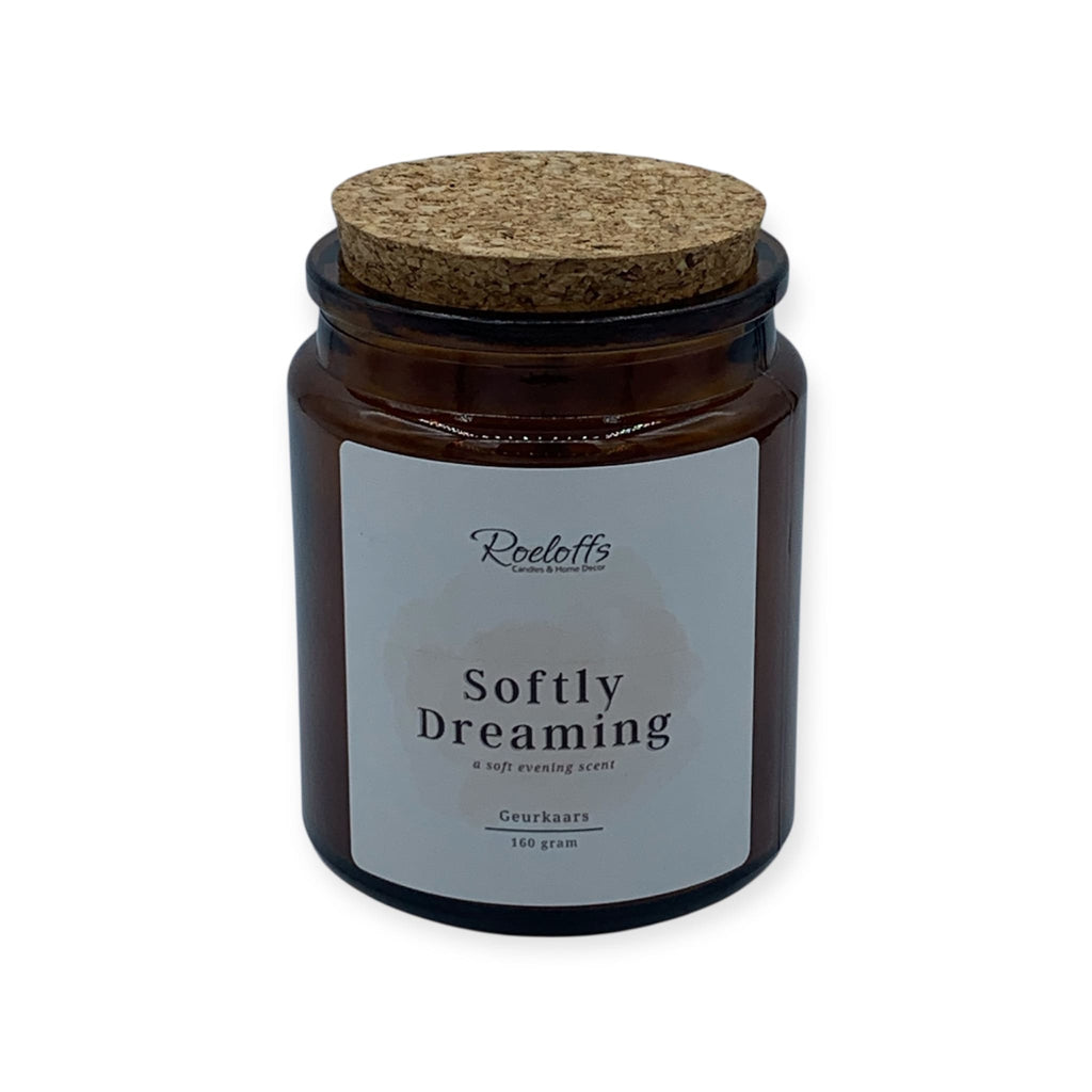 Geurkaars Softly Dreaming in glazen pot met kurken deksel, perfecte geur voor ontspanning.