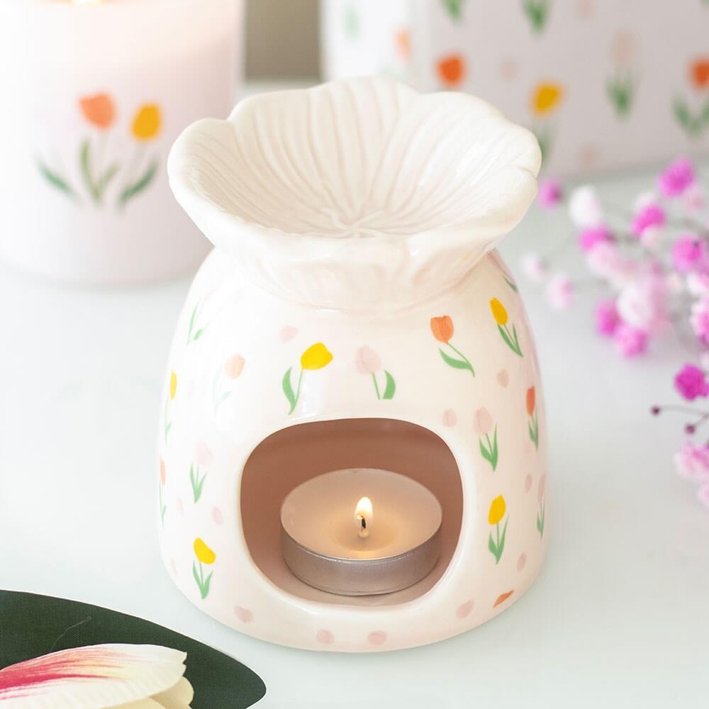 Waxbrander Tulpen met kleurrijke bloemenprint, perfect voor een geurige lente-ervaring in huis.