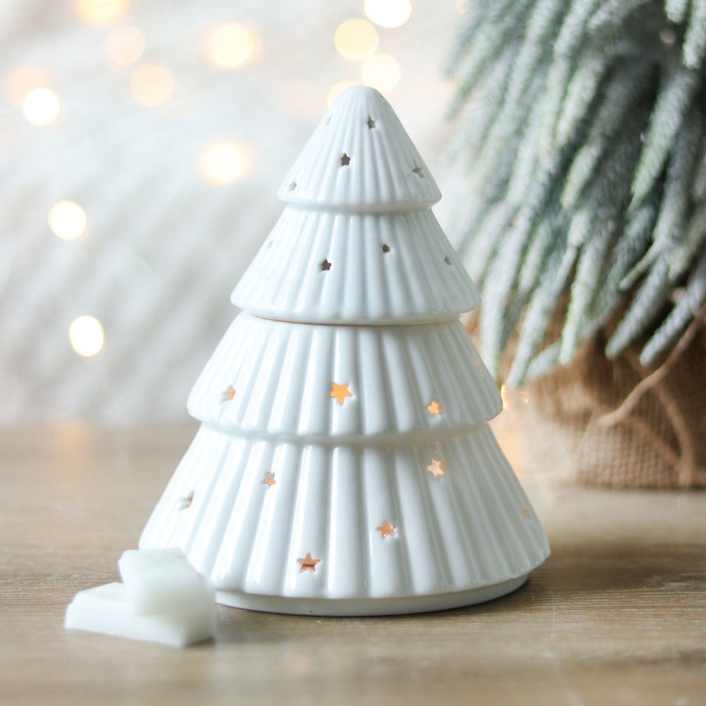 Witte keramische waxbrander kerstboom – stijlvolle kerstdecoratie met wellness geuren