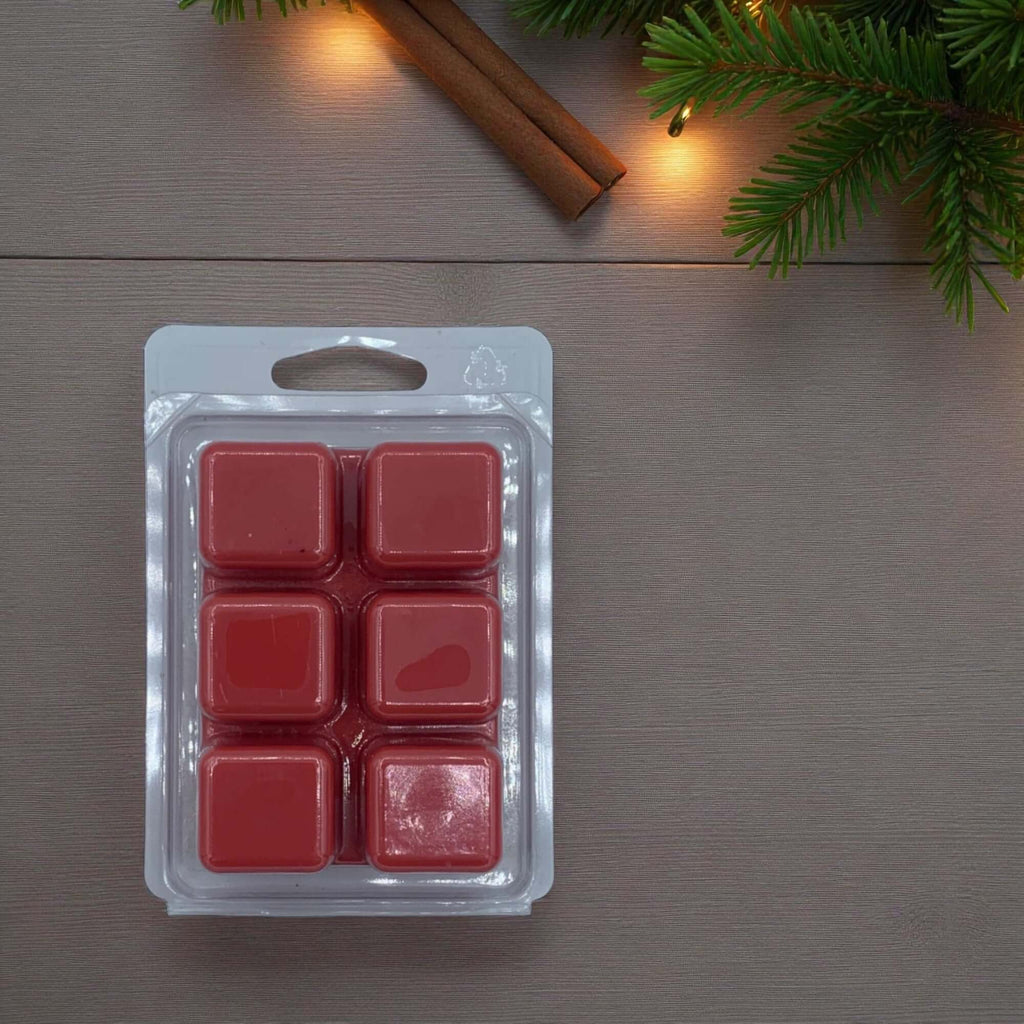 Waxmelt Christmas Night in a clamshell packaging, featuring six red wax cubes, ideal for festive ambiance.