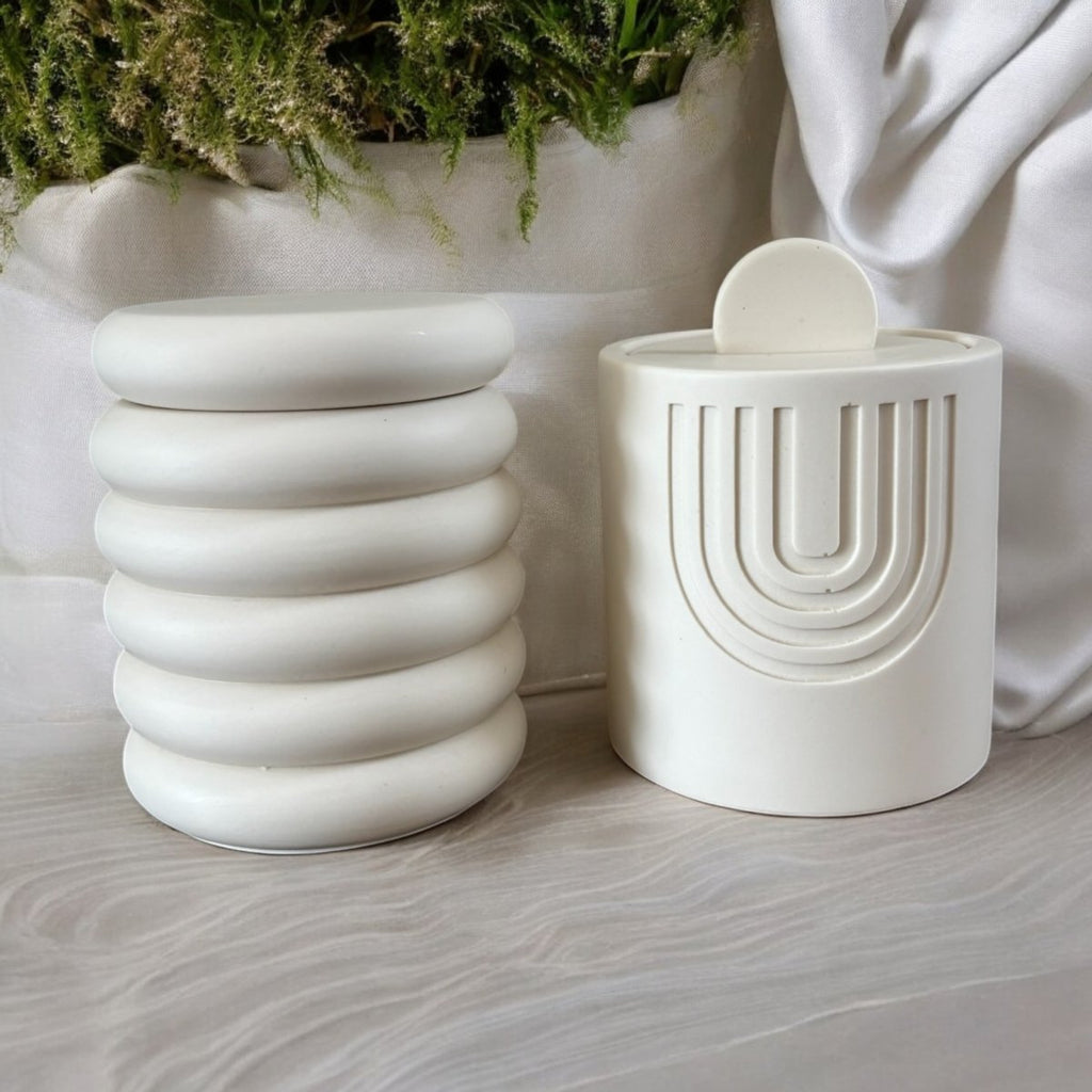 Geurkaars Cederhout - Jasmijn - Ervaar zelf wat deze subtiele geurkaars Cederhout - Jasmijn voor jou kan doen. Aromatherapie om te helen en te herstellen. Roeloffs Candles & Home Decor 