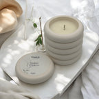 Geurkaars Inner Peace - Ontspan en vind dat diepe gevoel van innerlijke rust door de kracht van aromatherapie toe te passen. Deze handgemaakte geurkaars helpt jou je zorgen te vergeten Roeloffs Candles & Home Decor 