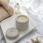 Geurkaars Inner Peace - Ontspan en vind dat diepe gevoel van innerlijke rust door de kracht van aromatherapie toe te passen. Deze handgemaakte geurkaars helpt jou je zorgen te vergeten Roeloffs Candles & Home Decor 