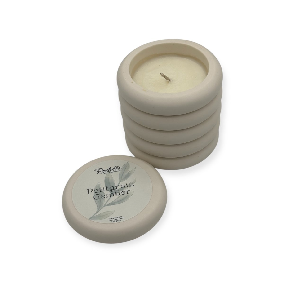 Geurkaars Petitgrain - Gember - Ervaar de kracht van aromatherapie met onze handgemaakte geurkaars. De geur van Petitgrain en Gember geeft je nieuwe energie en een boost van positiviteit. Roeloffs Candles & Home Decor 