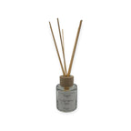Geurstokjes Eucalyptus - Den - Ontdek de verfrissende geur van Eucalyptus - Den geurstokjes, alsof je in een winters koud dennenbos wandelt en voel de kracht van geur inwerken op welzijn Roeloffs Candles & Home Decor 