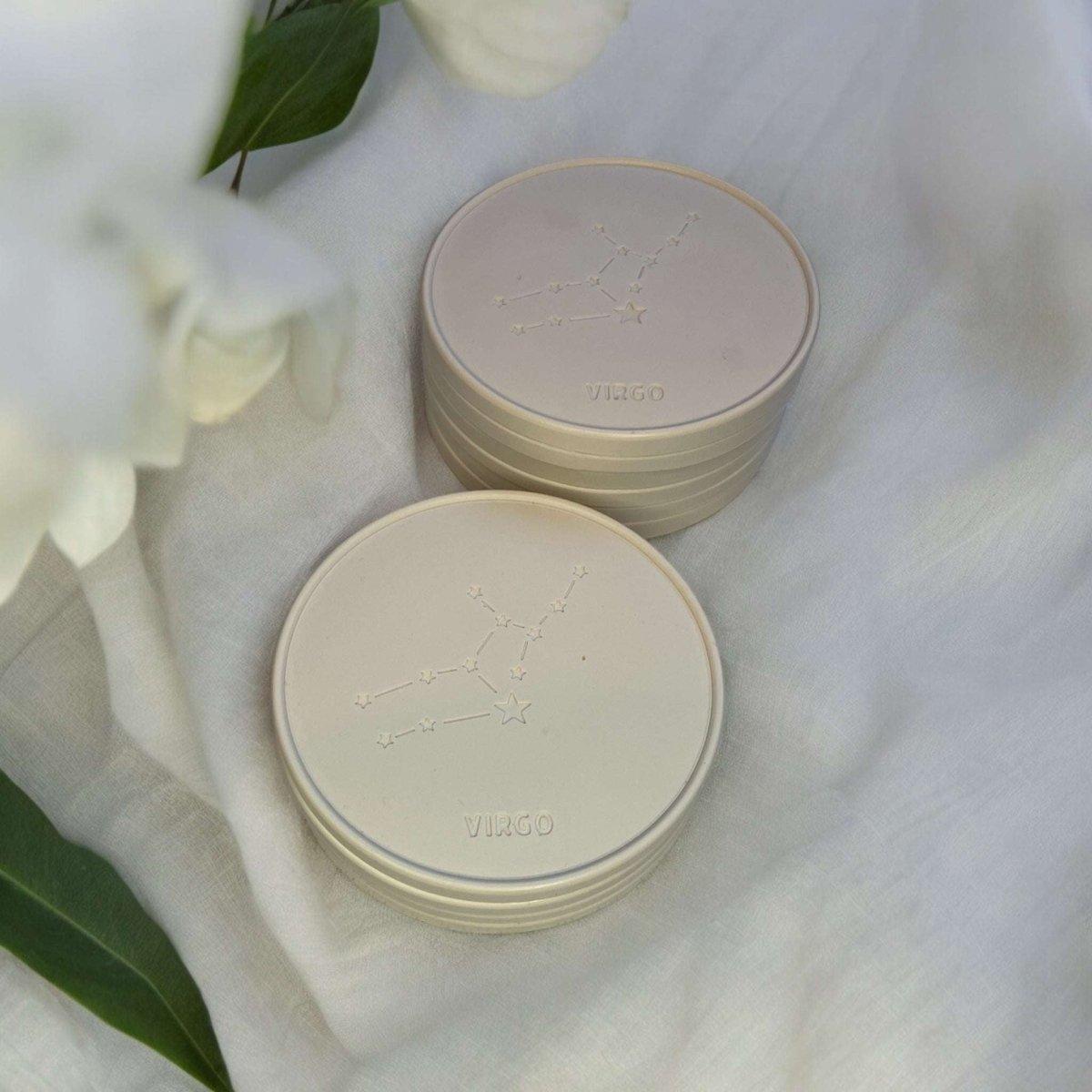 Onderzetters Sterrenbeeld Maagd - Op zoek naar slow living woondecoratie onderzetters met het Maagd sterrenbeeld? Ontdek onze Onderzetters Maagd Sterrenbeeld voor een unieke touch in jouw interieur. Roeloffs Candles & Home Decor 