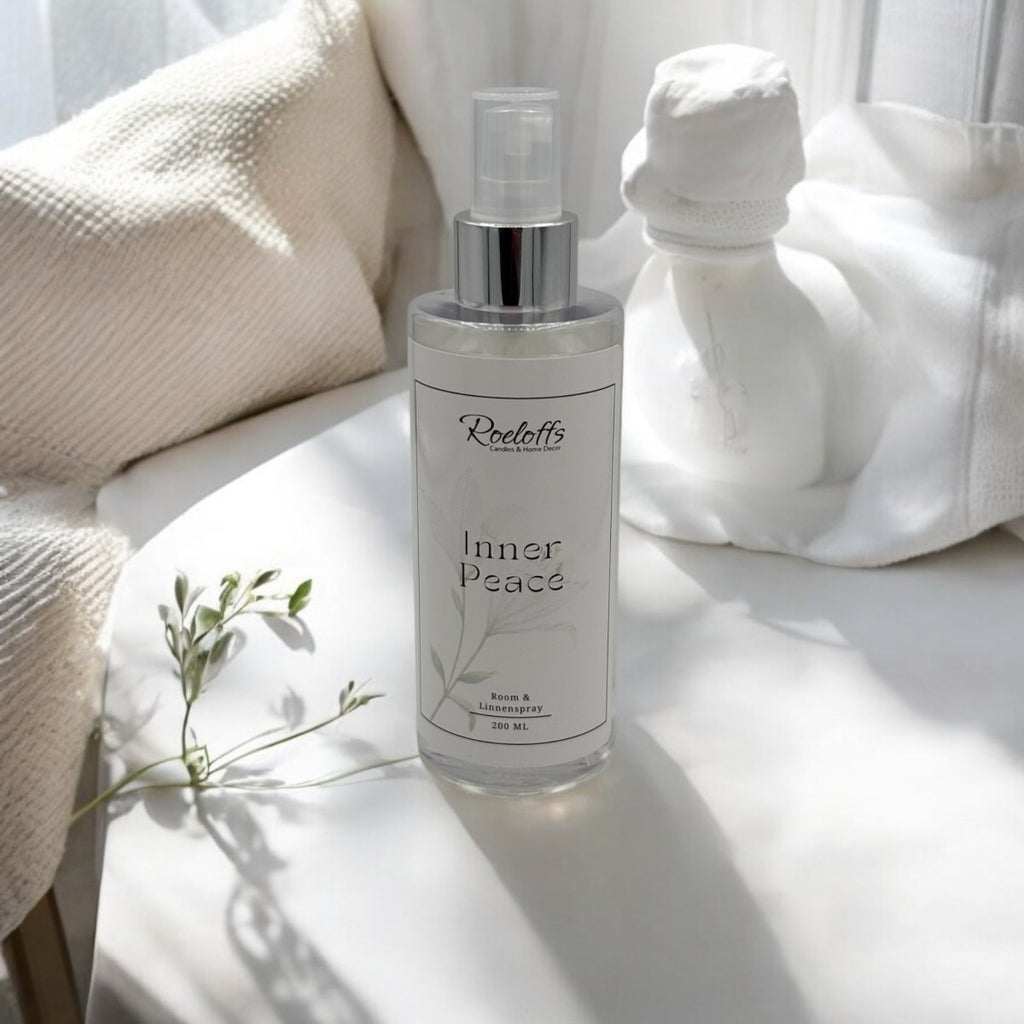 Roomspray Inner Peace - Ultieme rust en ontspanning, dat bereik je met de kracht van geur. Onze Inner Peace roomspray helpt jou om die innerlijke rust te voelen. Shop nu! Roeloffs Candles & Home Decor 