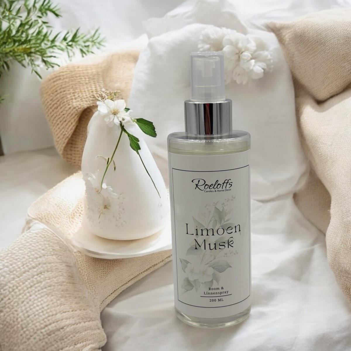 Roomspray Limoen - Musk - Energie en ontspanning met enkele sprays van onze sterke huis spray. Geniet van de warme mannelijke omhelzing met roomspray Limoen - Musk Roeloffs Candles & Home Decor 