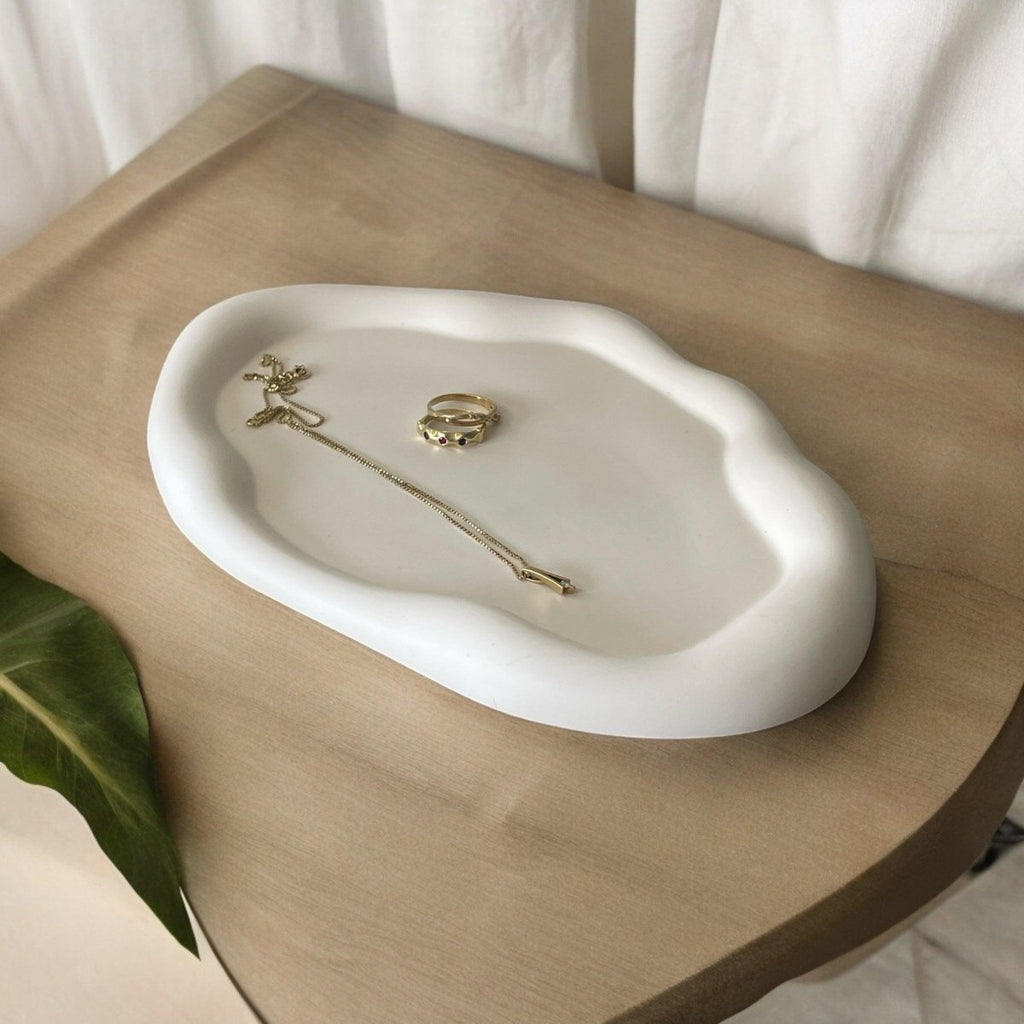 Woondecoratie Schaal Wolk #2 - Woondecoratie creëert rust en ontspanning. Ontdek onze handgemaakte woondecoraties en woonaccessoires voor jouw slow living interieur. Roeloffs Candles & Home Decor 